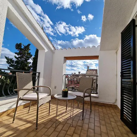 Katarina - New Renovated Apartment *
