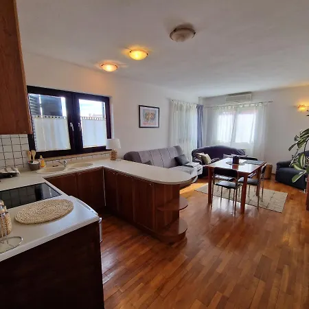 Apartman Katarina Near *